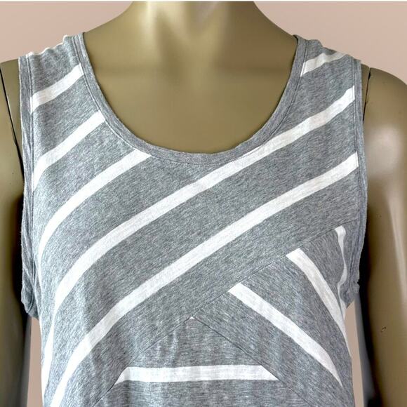 Two By Vince Camuto Striped Tank Top Cotton Knit Swing Hem Size L Gray White - Picture 4 of 15